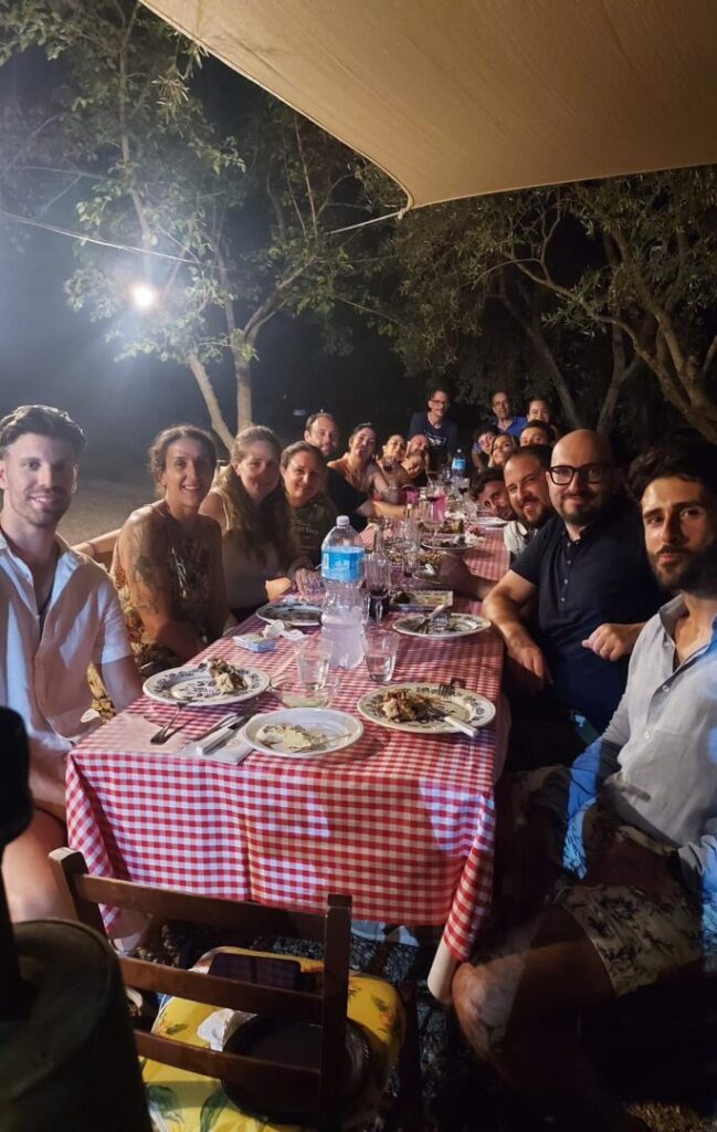 Il nostro laboratorio di culurgionis in Ogliastra. Momenti tratti dalla degustazione tradizionale sarda nel nostro Home Restaurant in Ogliastra